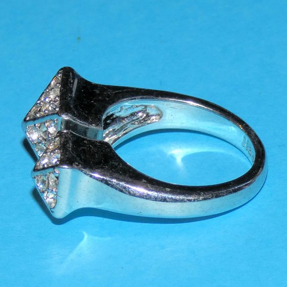 Lia Sophia Ring Rhinestones Silver Tone Triangles Pyramids Size 7 Elegant - Picture 3 of 6